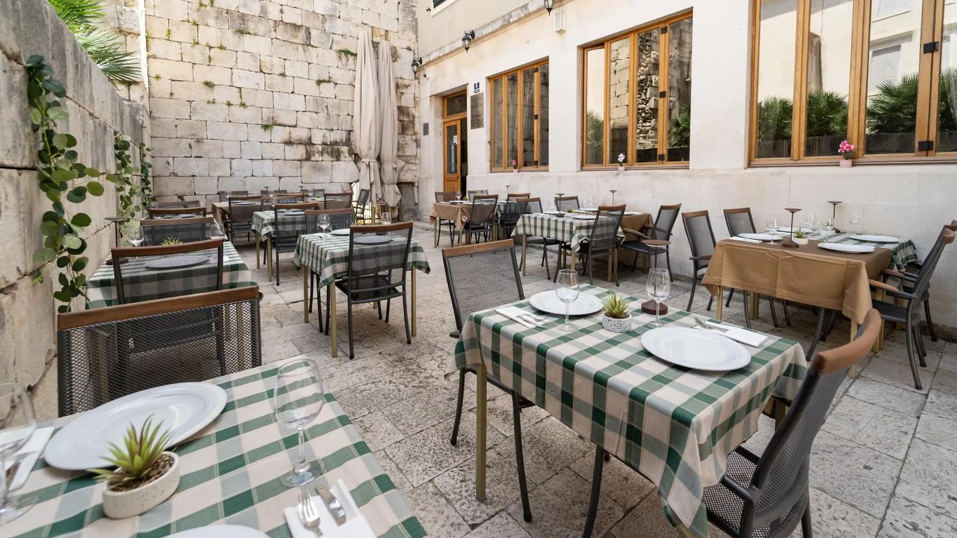 Hotel Peristil Split Kroatien