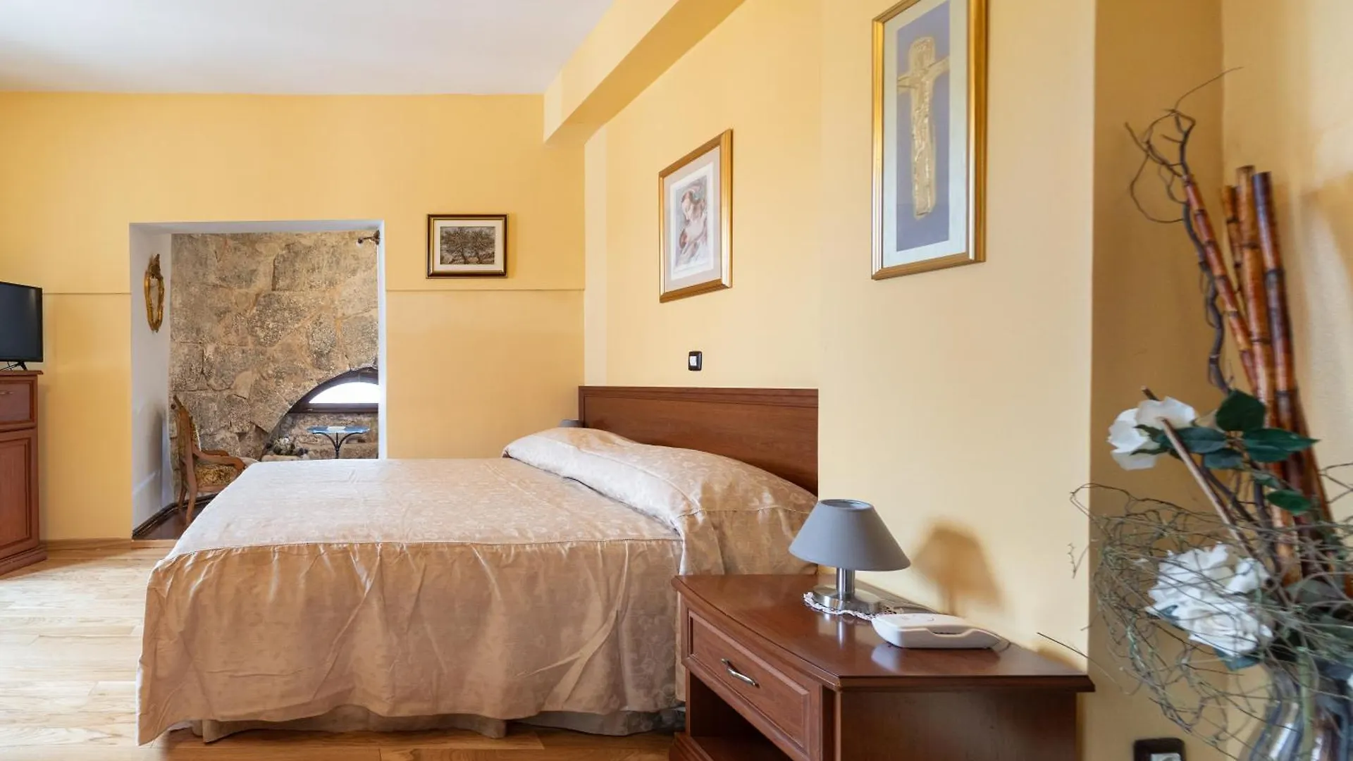 Hotel Peristil Split 3*,