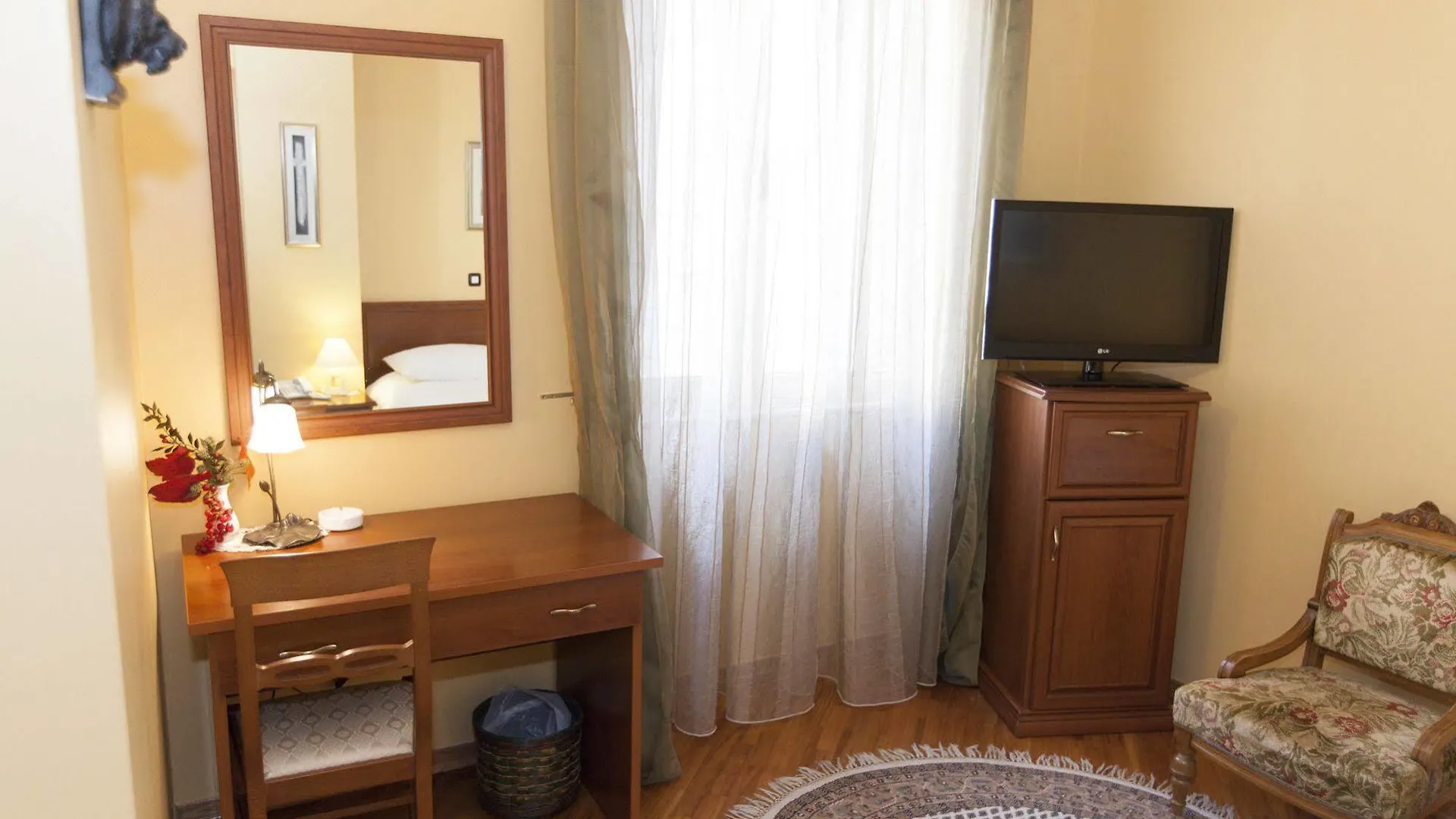 Hotel Peristil Split 3*,